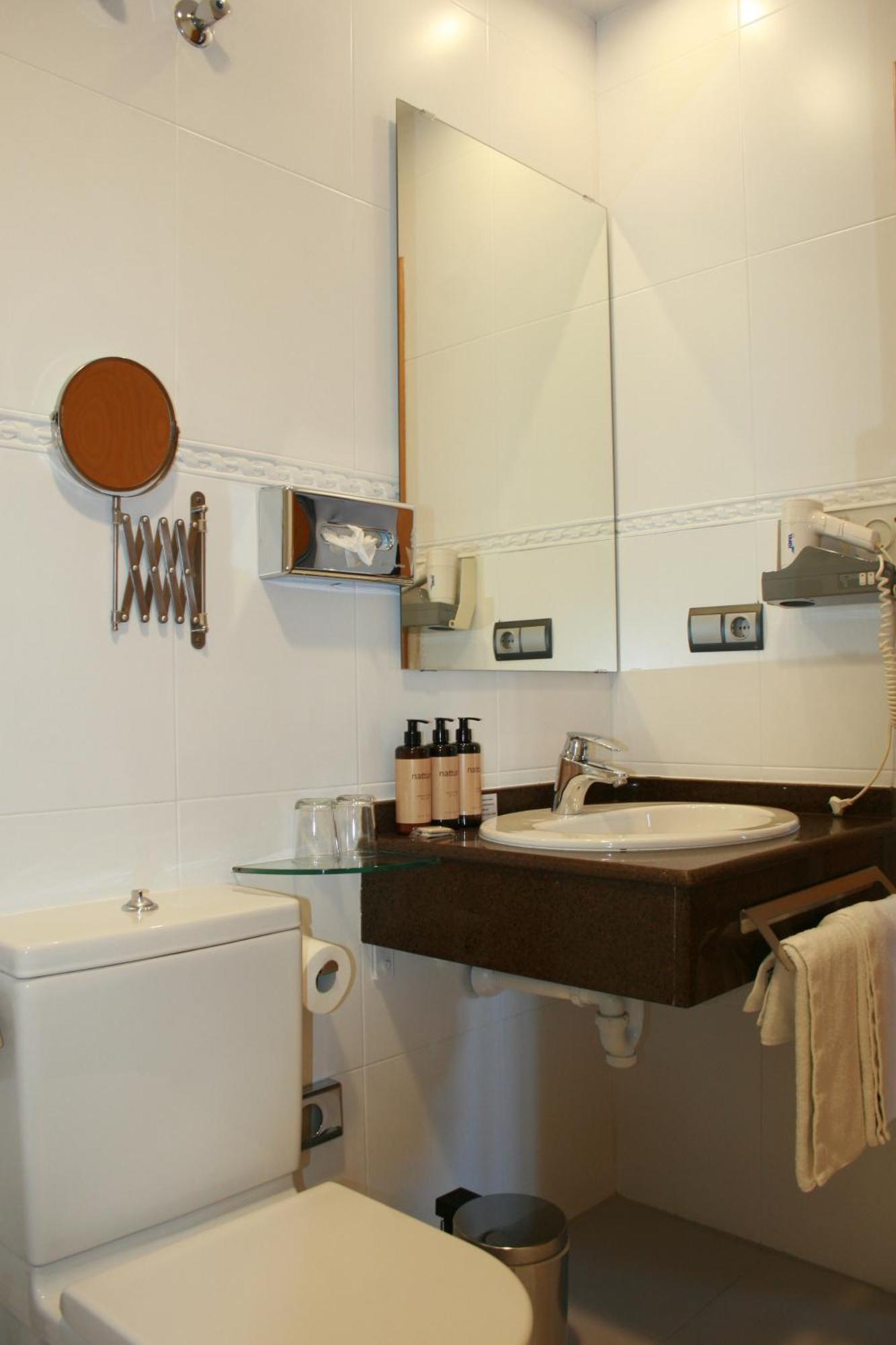 Hotel Nochendi Cangas de Onis Ngoại thất bức ảnh